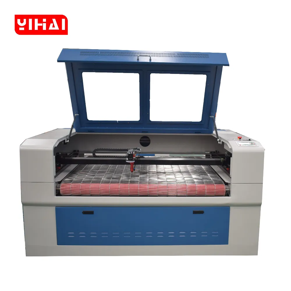 1390 CCD Dual Head Auto-Feeding CO2 Laser Engraving Machine