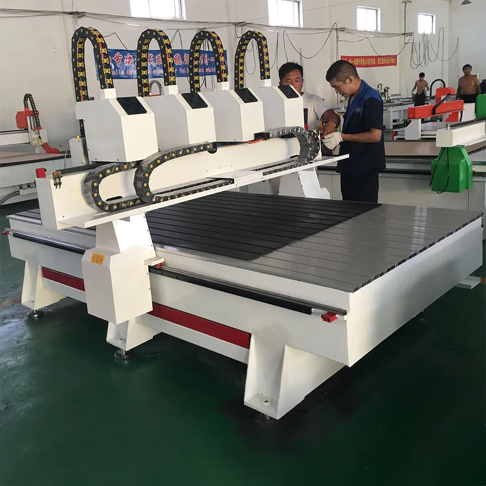 YH1325 4-Head Independent CNC Router for Thick Materials 9 Comprehensive view of the YH1325 4-Head Independent CNC Router